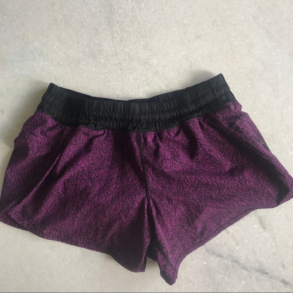 Lululemon Tracker Short 4’